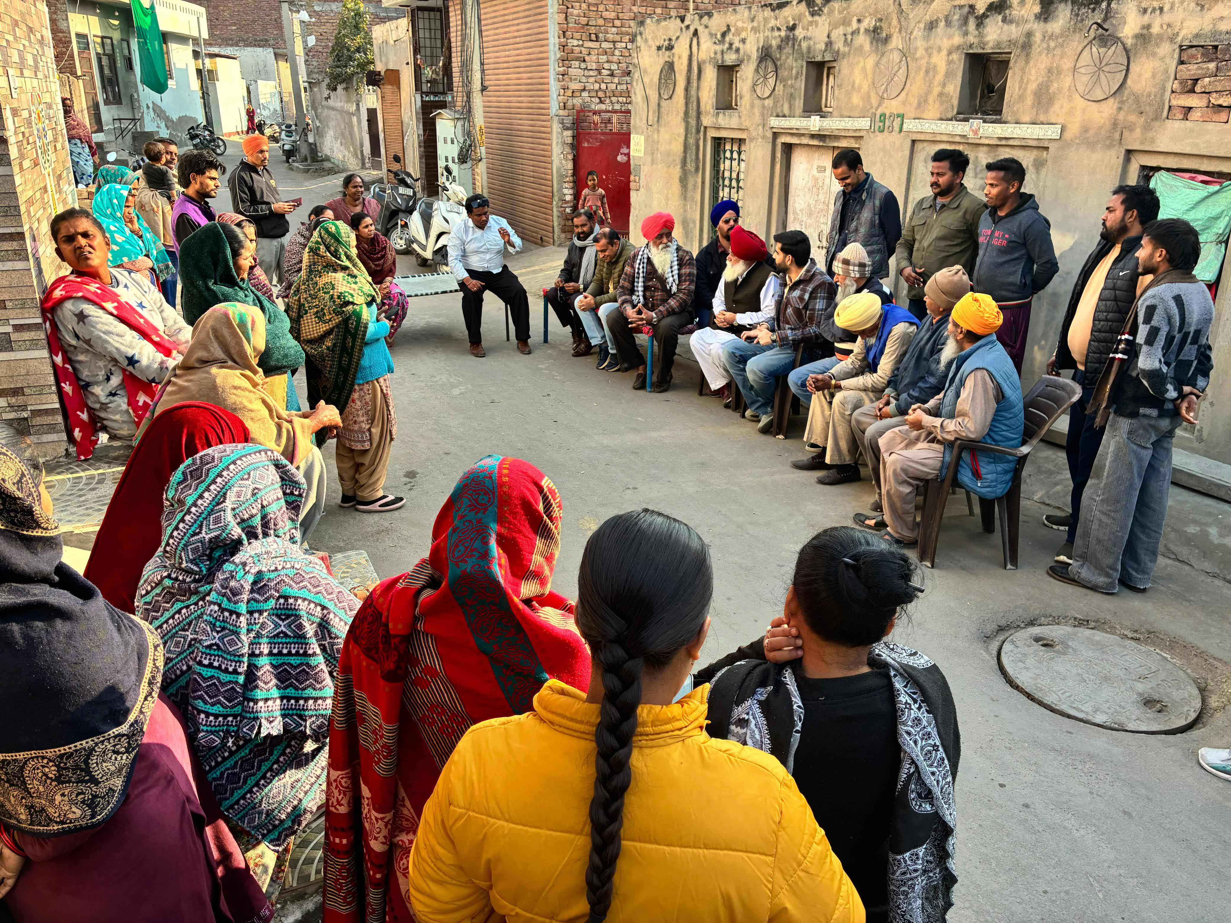 ਮੇਅਰ ਮਹਿਤਾ ਦਾ "ਮਿਸ਼ਨ ਵਿਕਸਤ ਬਠਿੰਡਾ": ਜਨਤਾ ਦਰਬਾਰ ਵਿੱਚ ਸੁਣੀਆਂ ਸਮੱਸਿਆਵਾਂ, ਮੌਕੇ 'ਤੇ ਕੀਤਾ ਹੱਲ