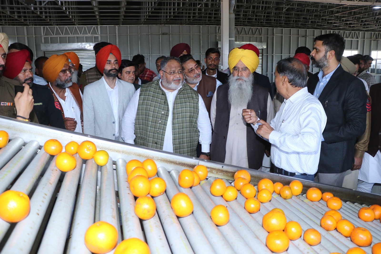 ਕਿਸਾਨਾਂ ਦੀ ਆਮਦਨ ਵਿੱਚ ਵਾਧਾ ਕਰਨ ਅਤੇ ਫਸਲੀ ਵਿਭਿੰਨਤਾ ਨੂੰ ਉਤਸ਼ਾਹਤ ਕਰਨ ਲਈ ਖੇਤੀਬਾੜੀ-ਪ੍ਰੋਸੈਸਿੰਗ ਯੂਨਿਟਾਂ ਦਾ ਵਿਸਥਾਰ