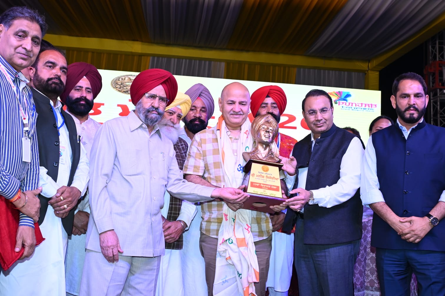 ਵਿਰਾਸਤੀ ਮੇਲੇ ਸਾਡੀ ਪੁਰਾਣੀ ਵਿਰਾਸਤ ਨੂੰ ਸੰਭਾਲਣ ਚ ਪੂਰਾ ਕਰਦੇ ਹਨ ਸਹਿਯੋਗ :  ਗੁਰਮੀਤ ਖੁੱਡੀਆਂ