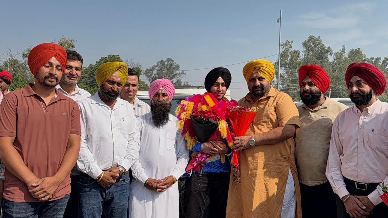 ਅਮਰੀਕਾ ਦੀਆਂ ‘ਵਰਲਡ ਸਕੇਟ ਗੇਮਜ਼-2026’ ਵਿੱਚ ਚਮਕਣ ਮਗਰੋਂ ਫਿਰੋਜ਼ਪੁਰ ਪਰਤੇ ਅਭੈਜੋਤ ਸਿੰਘ ਭੁੱਲਰ ਦਾ ਭਰਵਾਂ ਸਵਾਗਤ