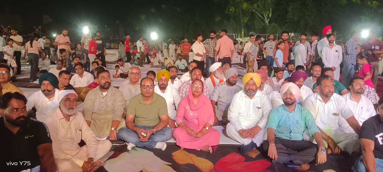 500 ਡਰੋਨਾਂ ਨੇ ਆਕਾਸ਼ ਵਿੱਚ ਸਿਰਜਿਆ ਅਲੌਕਿਕ ਨਜ਼ਾਰਾ, ਸੰਗਤਾਂ ਹੋਈਆਂ ਮੰਤਰਮੁਗਧ