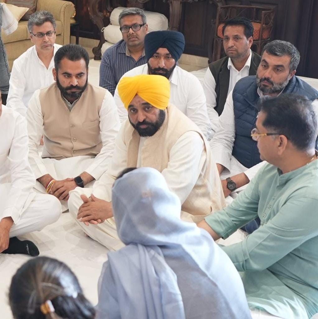 ਮੁੱਖ ਮੰਤਰੀ ਭਗਵੰਤ ਸਿੰਘ ਮਾਨ ਨੇ ਸੰਦੀਪ ਗਿਲਹੋਤਰਾ ਦੇ ਪਰਿਵਾਰ ਨਾਲ ਕੀਤਾ ਦੁੱਖ ਸਾਂਝਾ