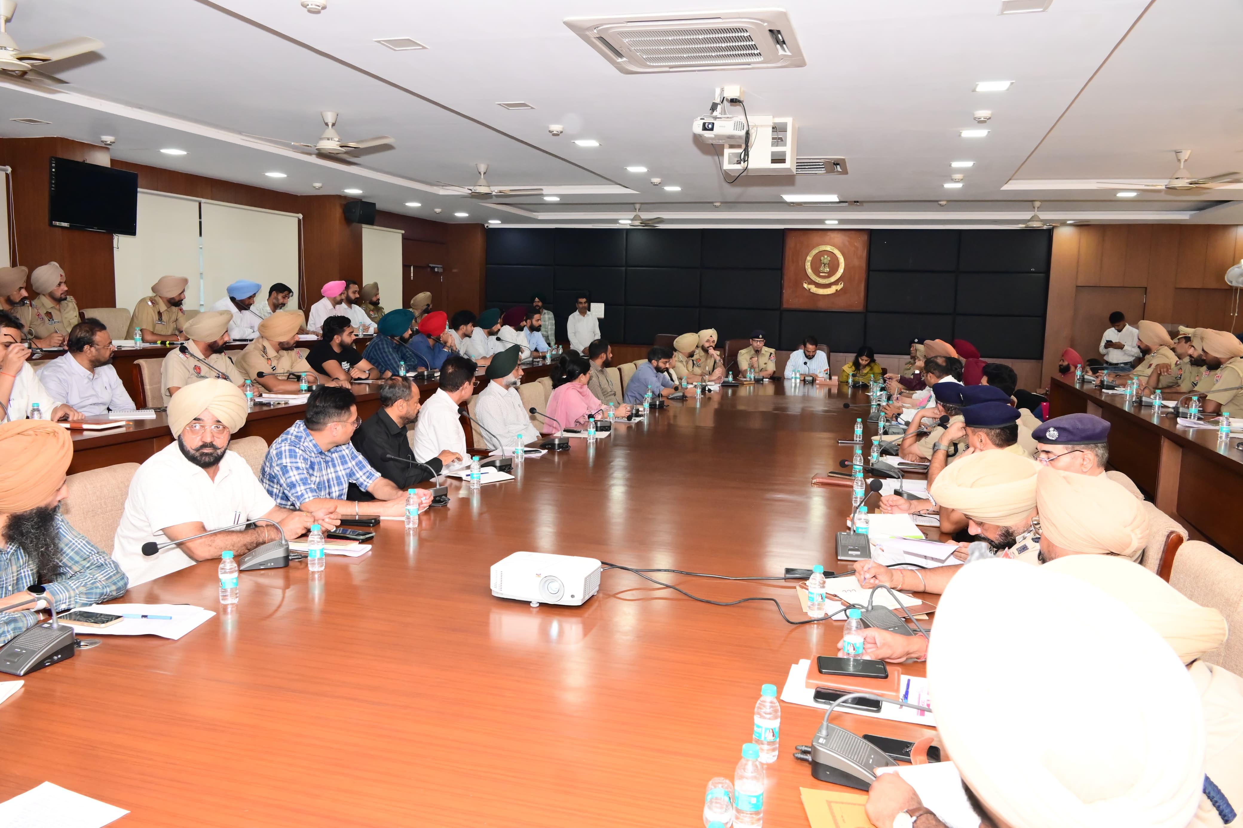 ਯੁੱਧ ਨਸ਼ਿਆਂ ਵਿਰੁੱਧ: ਸਿਵਲ ਤੇ ਪੁਲਿਸ ਟੀਮਾਂ ਵੱਲੋਂ ਨਸ਼ਿਆਂ ਦੇ ਹੌਟਸਪੌਟ ਪਿੰਡਾਂ ਦੀ ਲਗਾਤਾਰ ਨਿਗਰਾਨੀ