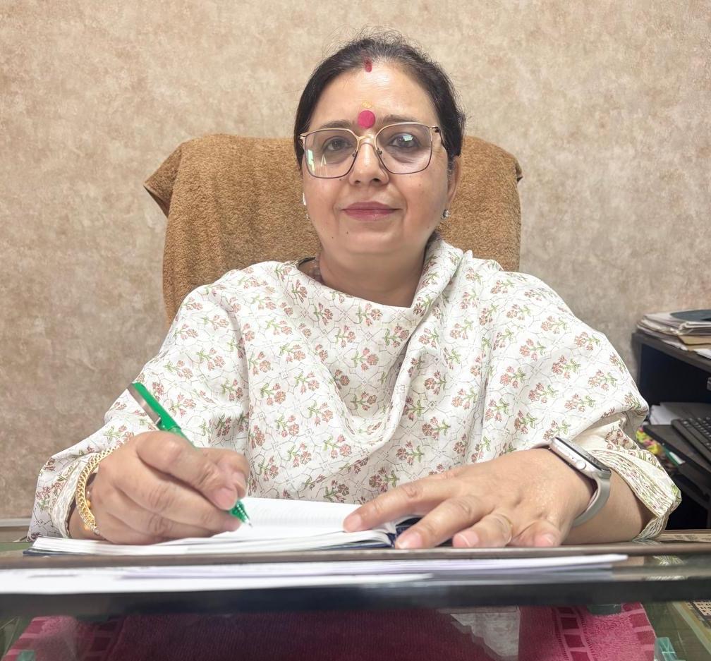 ਵਧ ਰਹੀ ਗਰਮੀ ਦੇ ਮੱਦੇਨਜ਼ਰ ਸਿਹਤ ਸਮੱਸਿਆ ਹੋਣ ’ਤੇ ਤੂਰੰਤ ਡਾਕਟਰੀ ਸਲਾਹ ਲਵੋ - ਡਾ. ਮੀਨਾਕਸ਼ੀ ਢੀਂਗਰਾ