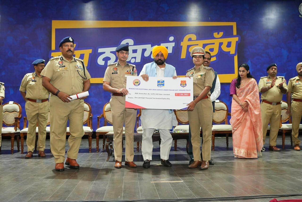 ਪੰਜਾਬ ਪੁਲਿਸ ਵਿੱਚ 10,000 ਨਵੀਆਂ ਭਰਤੀਆਂ ਦਾ ਐਲਾਨ, ਨਸ਼ਿਆਂ ਖ਼ਿਲਾਫ਼ ਜੰਗ ਤੇਜ਼ ਕਰਨਗੇ CM ਭਗਵੰਤ ਮਾਨ